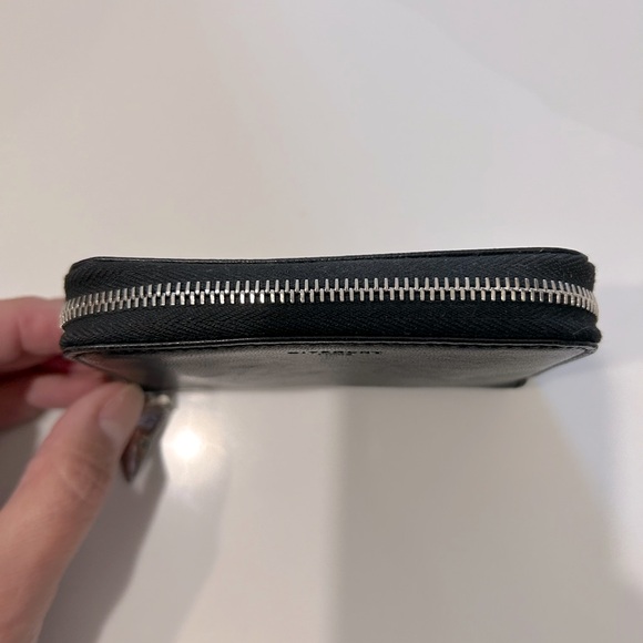 💯 Givenchy Black Lambskin Leather Shark Tooth Coin Purse Wallet - Unisex - Picture 9 of 10